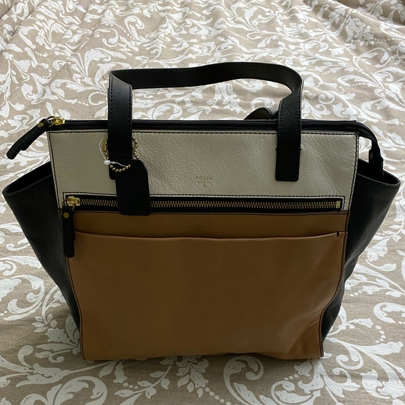 Fossil Handbags - FOSSIL BAG.Color is tan black and white.